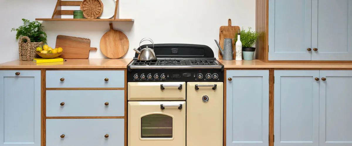 Ashfield bespoke solid timber kitchen